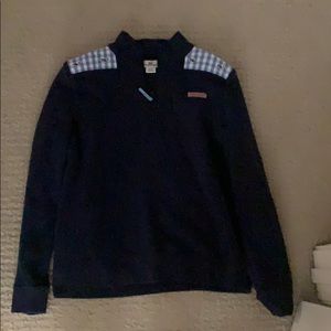 Vineyard vines classic shep shirt! Fits small